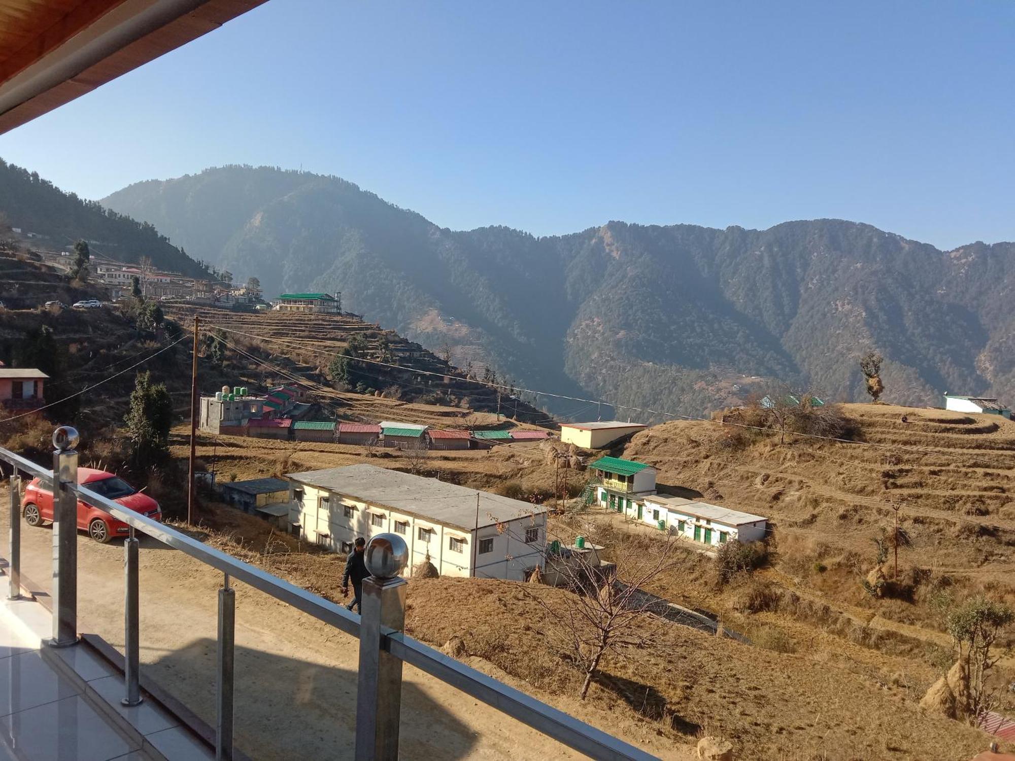 Himalayan Hill Top Resort カナタル エクステリア 写真