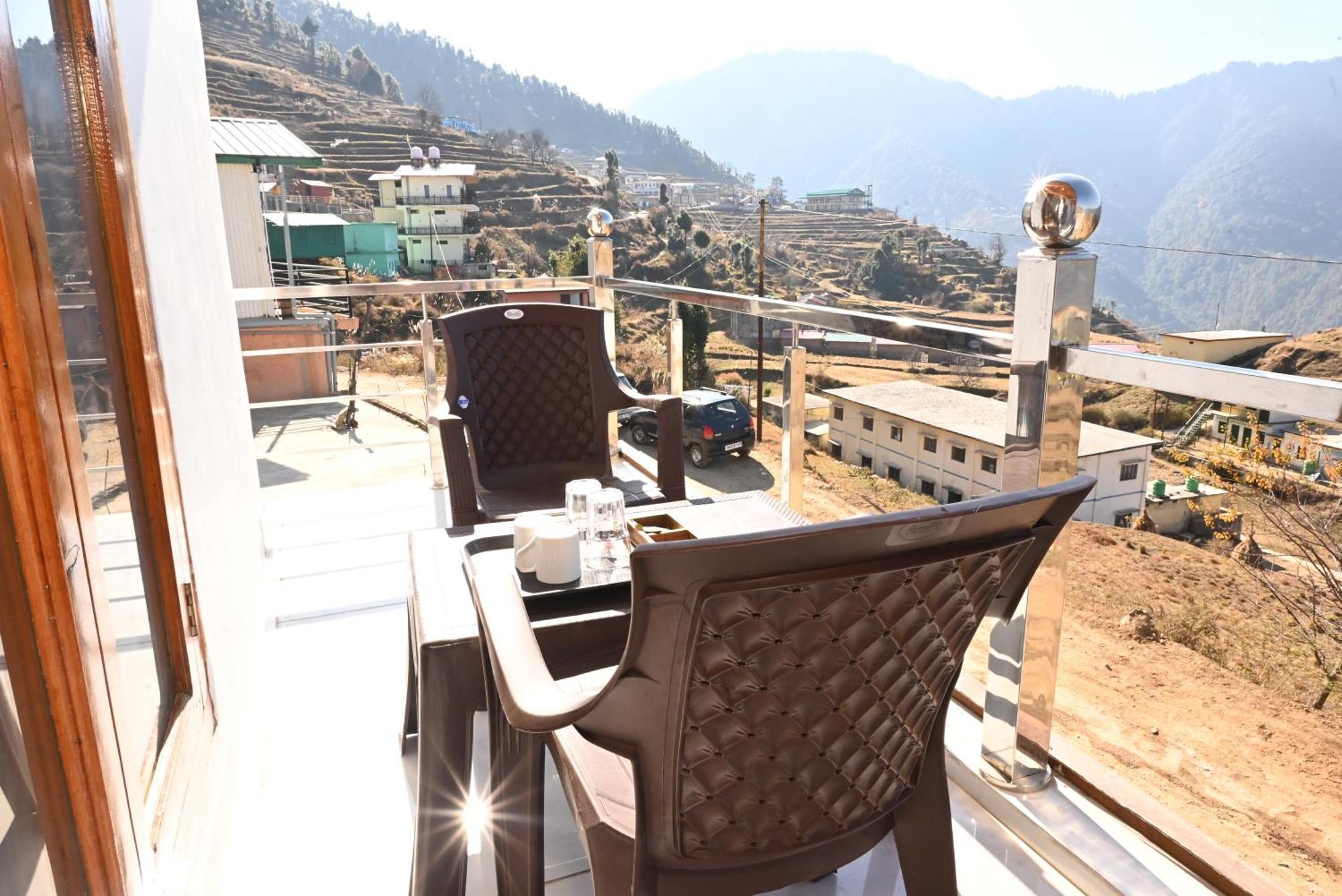 Himalayan Hill Top Resort カナタル エクステリア 写真