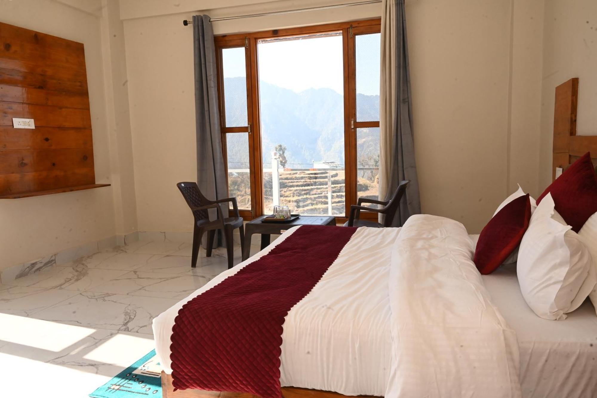 Himalayan Hill Top Resort カナタル エクステリア 写真