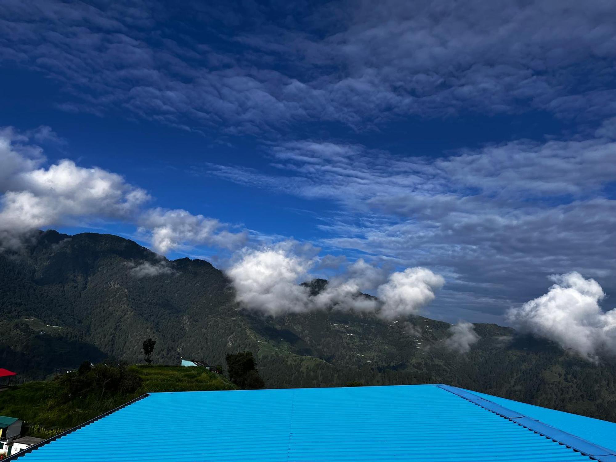 Himalayan Hill Top Resort カナタル エクステリア 写真