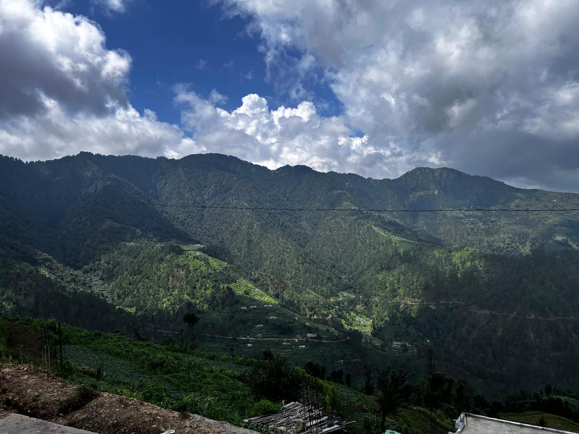Himalayan Hill Top Resort カナタル エクステリア 写真