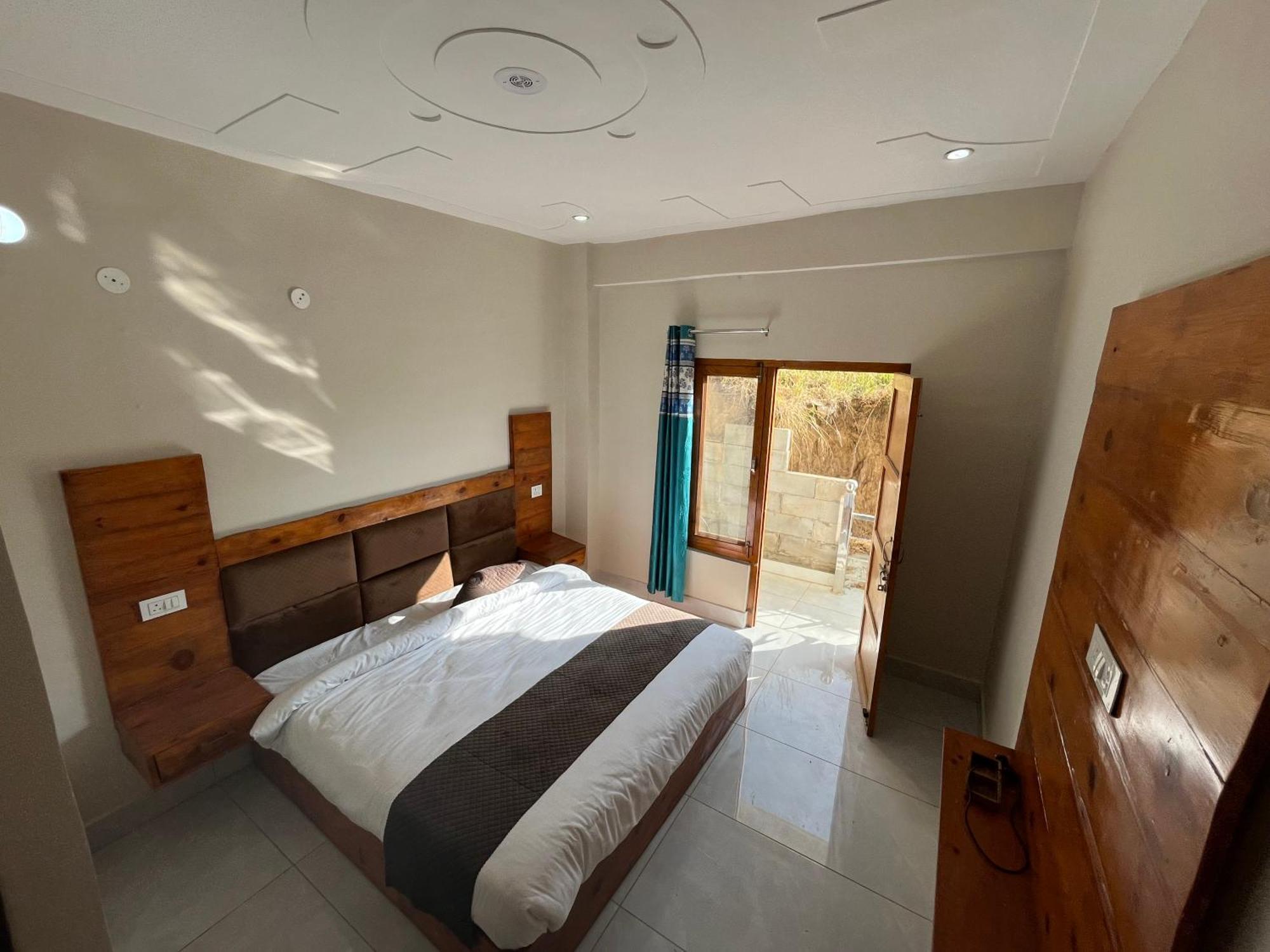 Himalayan Hill Top Resort カナタル エクステリア 写真